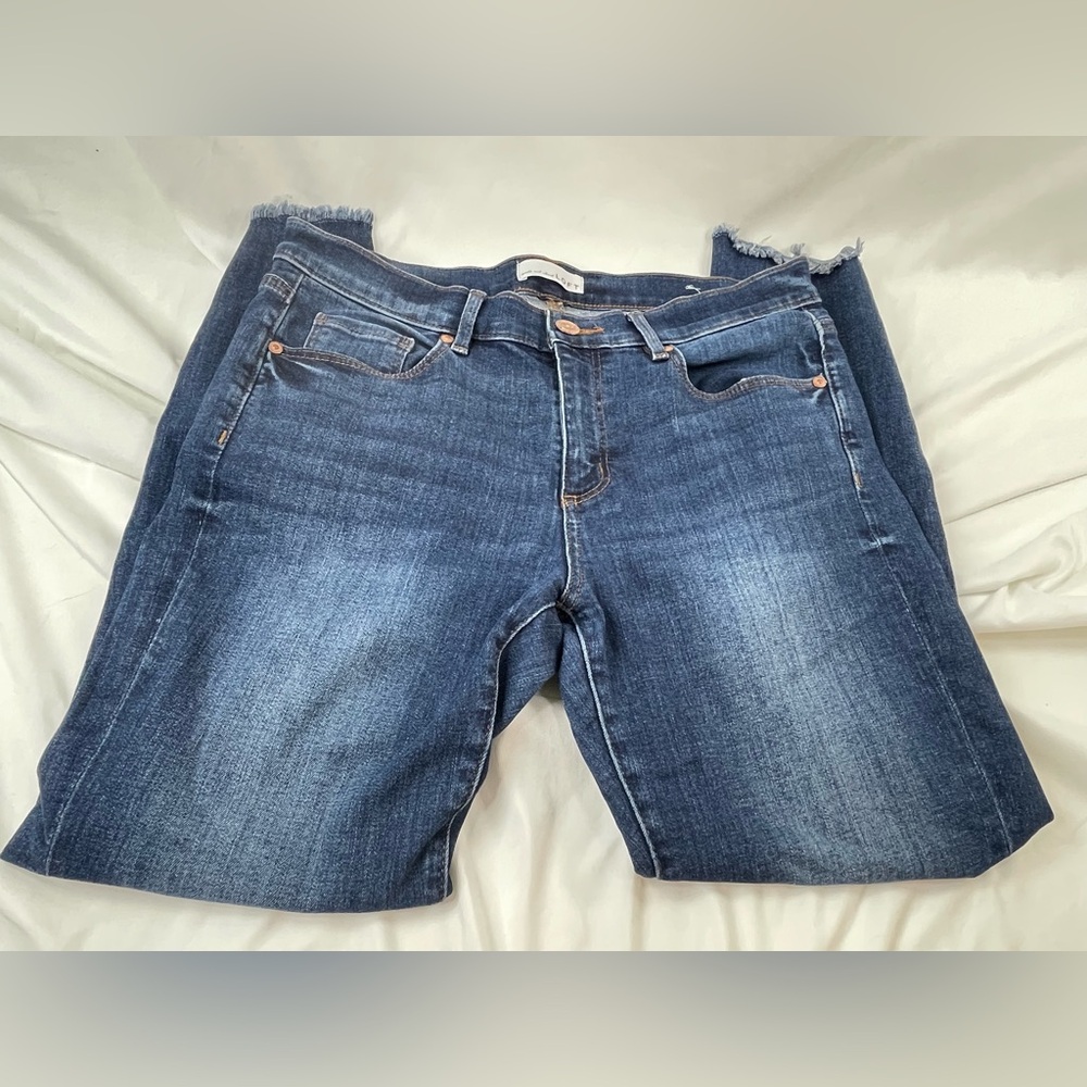 ⭐️LOFT Dark Wash Ankle Jeans